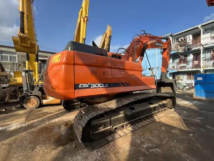 Crawler excavator Used Doosan Dx300 Excavator Heavy Large Construction Equipment With Good Condition Original Korea For Sale Used Doosan Dx300 Excavator Heavy Large Construction Equipment With Good Condition Original Korea For Sale- Photo 4