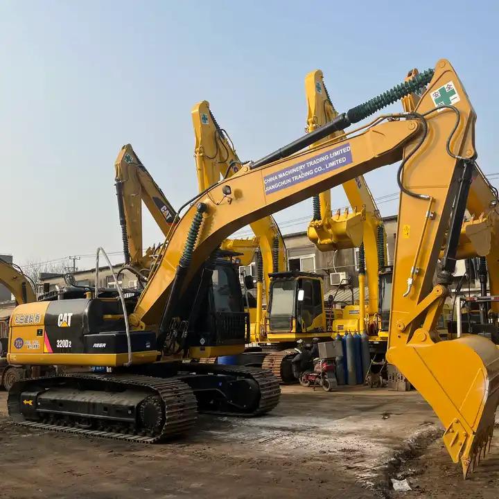 Crawler excavator Good condition japan original low hour used cat 320 excavator cat 320d excavator for sale Good condition japan original low hour used cat 320 excavator cat 320d excavator for sale- Photo 2