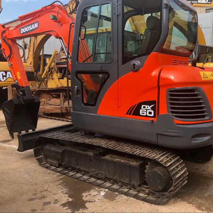 Crawler excavator Used 6t Mini Excavator Original Korea Doosan Used Excavators Doosan Dx60 With Nice Work Condition On Sale In Shanghai Used 6t Mini Excavator Original Korea Doosan Used Excavators Doosan Dx60 With Nice Work Condition On Sale In Shanghai- Photo 2