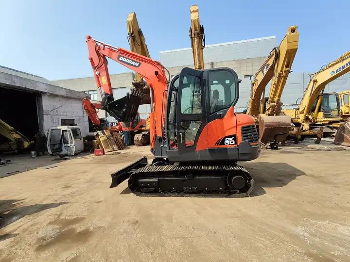 Crawler excavator High Quality and Low price Used Doosan Dx60 Wheeled Excavator In Good Condition 6-ton Mini 6t Excavator for sale High Quality and Low price Used Doosan Dx60 Wheeled Excavator In Good Condition 6-ton Mini 6t Excavator for sale- Photo 4