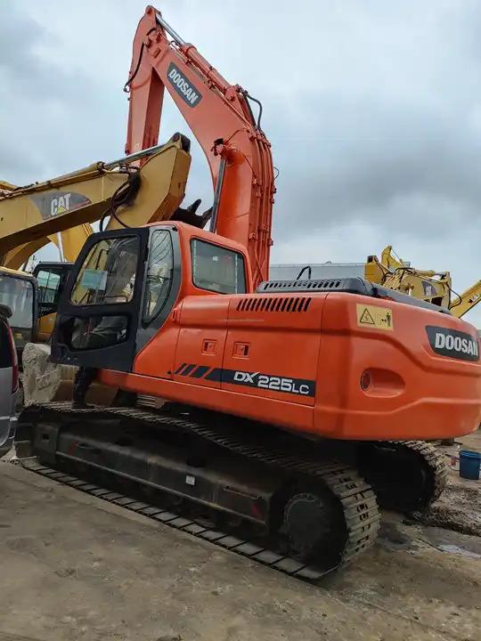 Crawler excavator used excavators in stock for sale second hand excavator used machinery equipment Doosan dx225 used excavators in stock for sale second hand excavator used machinery equipment Doosan dx225- Photo 6