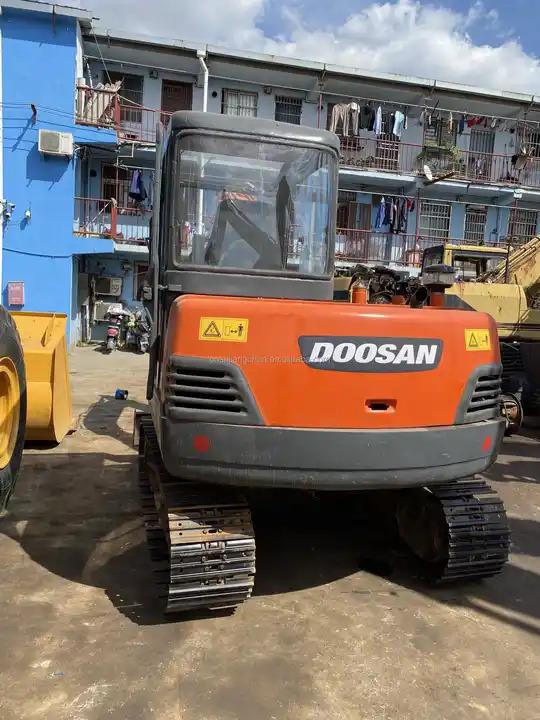 Mini excavator Doosan DH55-V Used Excavator Crawler Excavator Second Hand Japan Engine DH55-V Doosan Excavator in stock for sale Doosan DH55-V Used Excavator Crawler Excavator Second Hand Japan Engine DH55-V Doosan Excavator in stock for sale- Photo 3