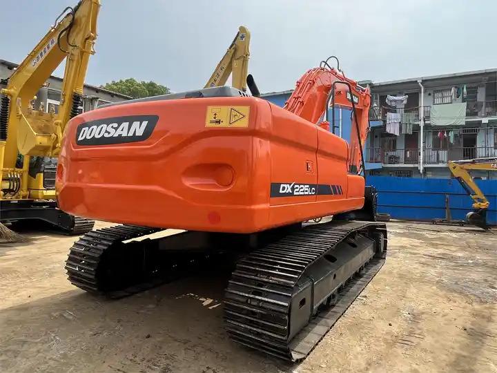 Crawler excavator 90% new Used Doosan dx225 excavator on sale with manual engine made in Korea 90% new Used Doosan dx225 excavator on sale with manual engine made in Korea- Photo 7