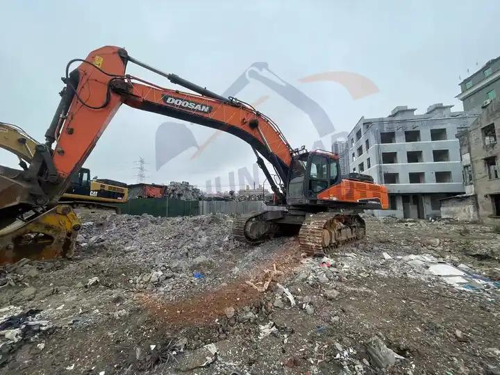 Excavator Large equipment earthmoving machinery 52 tons of imported second-hand Doosan 520 excavator sold cheap Large equipment earthmoving machinery 52 tons of imported second-hand Doosan 520 excavator sold cheap- Photo 3