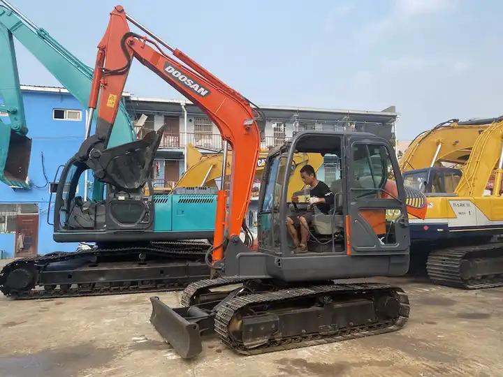 Crawler excavator dx60 dx55 ON SALE Doosan 6ton dx60 Used excavator in stock dx60 dx55 ON SALE Doosan 6ton dx60 Used excavator in stock- Photo 4