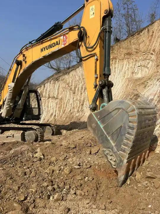 Crawler excavator High Quality Construction Machinery Second hand Hyundai 520vs Crawler Digital 520 Used Excavators For Hyundai High Quality Construction Machinery Second hand Hyundai 520vs Crawler Digital 520 Used Excavators For Hyundai- Photo 2