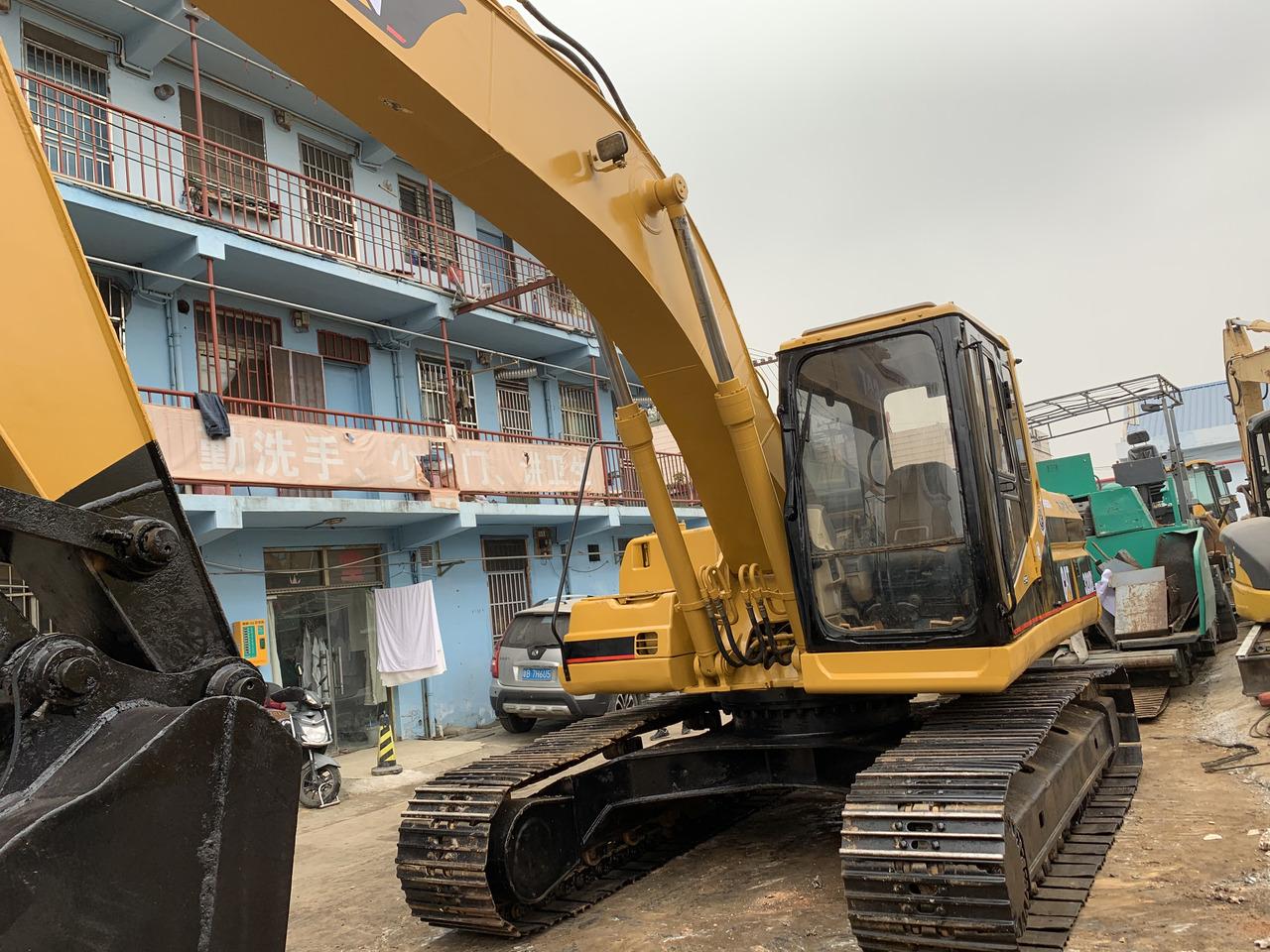 Crawler excavator 320B 320BL with good running condition 320B 320BL with good running condition- Photo 3