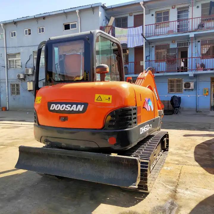 Crawler excavator Used Doosan dh60-7 Excavator 100% Korea Used Mini Hydraulic Excavator Low Working Hours Low Price for sale Used Doosan dh60-7 Excavator 100% Korea Used Mini Hydraulic Excavator Low Working Hours Low Price for sale- Photo 3