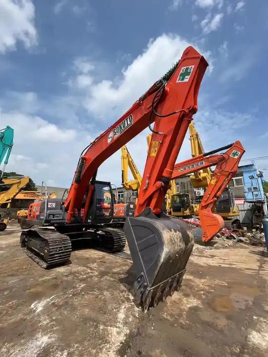 Crawler excavator Used Hitachi ZX200 crawler Excavator, Japan Made used Hitachi ZX200 large Excavator in good running condition Used Hitachi ZX200 crawler Excavator, Japan Made used Hitachi ZX200 large Excavator in good running condition- Photo 5