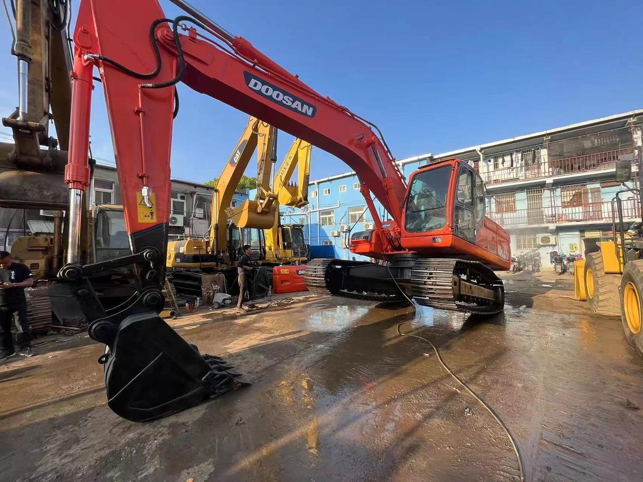 Excavator DX225 IN GOOD CONDITION DX225 IN GOOD CONDITION- Photo 4