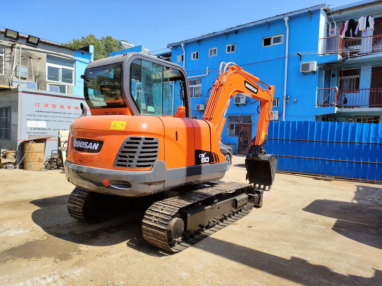 Crawler excavator Doosan mini excavator 6 ton small digger Doosan DH60, DX60 Doosan mini excavator 6 ton small digger Doosan DH60, DX60- Photo 5