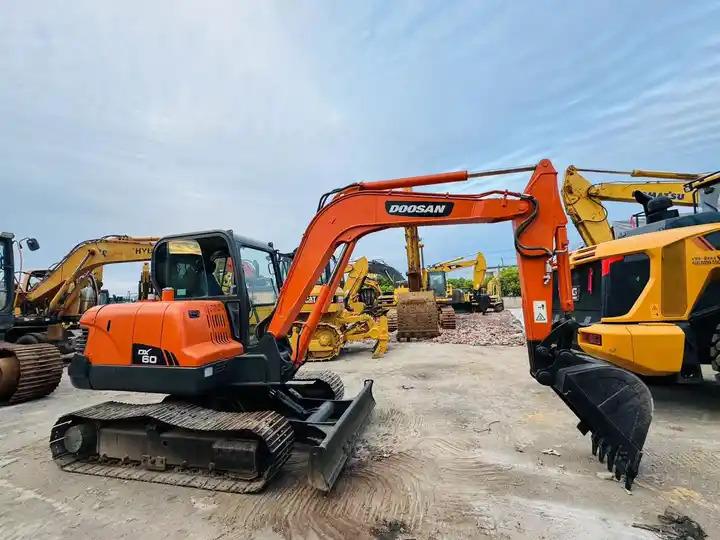 Crawler excavator Used Doosan Excavator 6ton Earth-moving Machinery Dx60 With Lower Working Hours And Best Quotation In Shanghai Used Doosan Excavator 6ton Earth-moving Machinery Dx60 With Lower Working Hours And Best Quotation In Shanghai- Photo 3