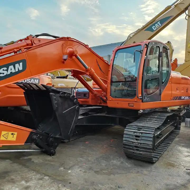 Crawler excavator High Quality and Low price Used Doosan Dx60 Wheeled Excavator In Good Condition 6-ton Mini 6t Excavator for sale High Quality and Low price Used Doosan Dx60 Wheeled Excavator In Good Condition 6-ton Mini 6t Excavator for sale- Photo 2