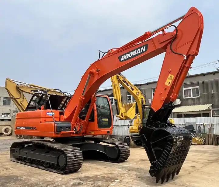 Crawler excavator 20 ton heavy machine used excavator digger doosan dx225lc with good performance 20 ton heavy machine used excavator digger doosan dx225lc with good performance- Photo 2