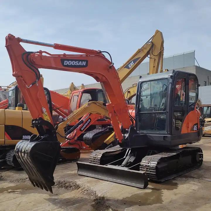 Excavator Dx60 Used Crawler Excavator Used Excavator For Sale High Quality ExcavatorDOOSAN DH 55DH55 H-frame Dx60 Used Crawler Excavator Used Excavator For Sale High Quality ExcavatorDOOSAN DH 55DH55 H-frame- Photo 2