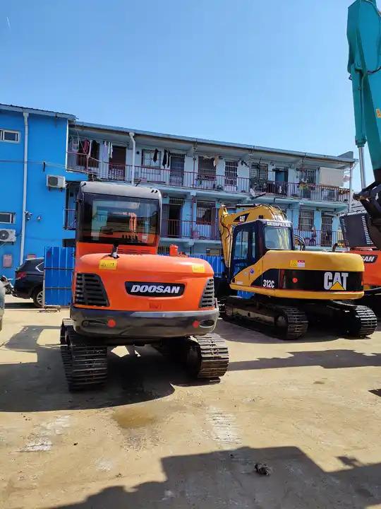 Crawler excavator Used excavator doosan dx60 excavators earth-moving machinery doosan dx60 dx80 dx75 dx225 for sale Used excavator doosan dx60 excavators earth-moving machinery doosan dx60 dx80 dx75 dx225 for sale- Photo 2