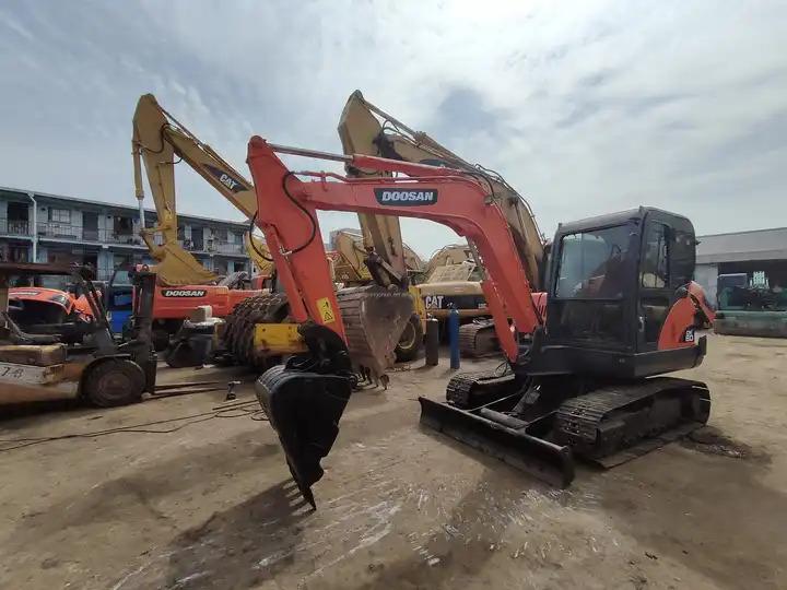 Crawler excavator Doosan DX60 Mini Wheel Excavator for Sale Provided Korea Good Construction Original Korea Doosan Engine 6 T,6 Ton in stock Doosan DX60 Mini Wheel Excavator for Sale Provided Korea Good Construction Original Korea Doosan Engine 6 T,6 Ton in stock- Photo 4