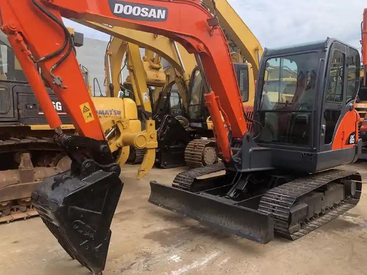 Crawler excavator doosan excavator used dx60 dh60 dx55 dh55 mini excavator 6 ton mini excavator free shipping doosan excavator used dx60 dh60 dx55 dh55 mini excavator 6 ton mini excavator free shipping- Photo 6