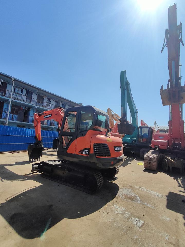 Crawler excavator Doosan mini excavator 6 ton small digger Doosan DH60, DX60 Doosan mini excavator 6 ton small digger Doosan DH60, DX60- Photo 3