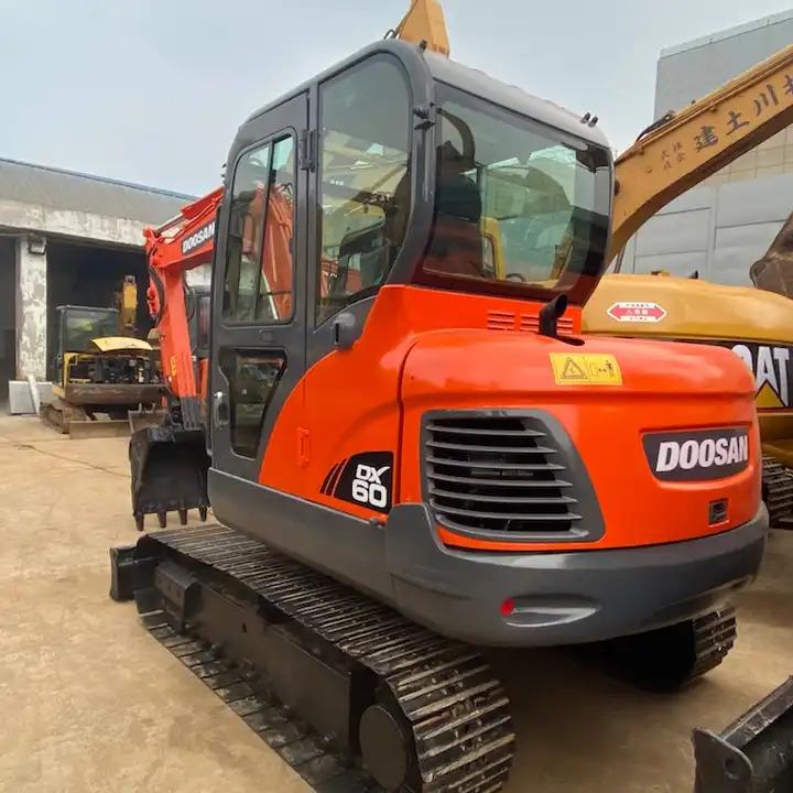 Crawler excavator dx60 dx55 ON SALE Doosan 6ton dx60 Used excavator in stock dx60 dx55 ON SALE Doosan 6ton dx60 Used excavator in stock- Photo 2