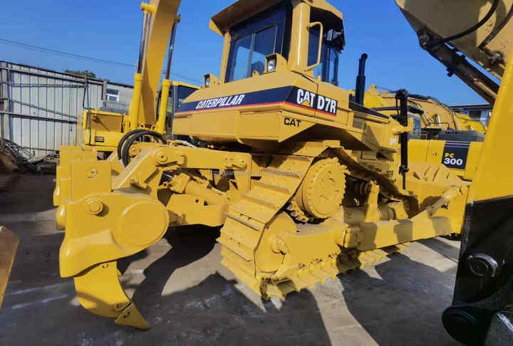 Bulldozer Used Cat Caterpillar D7r Bulldozer Japan Original Cheap Price Small Crawler Bulldozer D7r with good condition on Sale Used Cat Caterpillar D7r Bulldozer Japan Original Cheap Price Small Crawler Bulldozer D7r with good condition on Sale- Photo 6