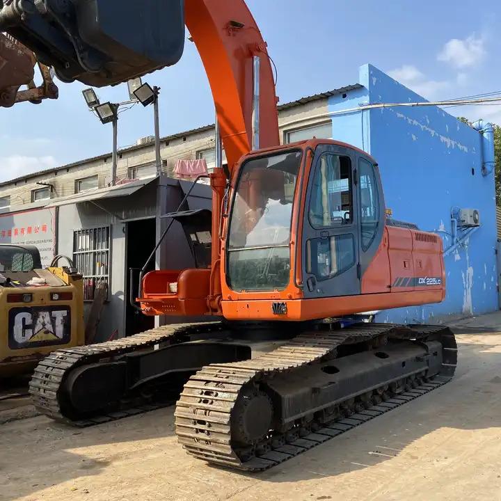 Crawler excavator High Quality Excellent Working Condition 22t Used Doosan Dx225 Crawler Excavator With Large Bucket In Shanghai High Quality Excellent Working Condition 22t Used Doosan Dx225 Crawler Excavator With Large Bucket In Shanghai- Photo 2