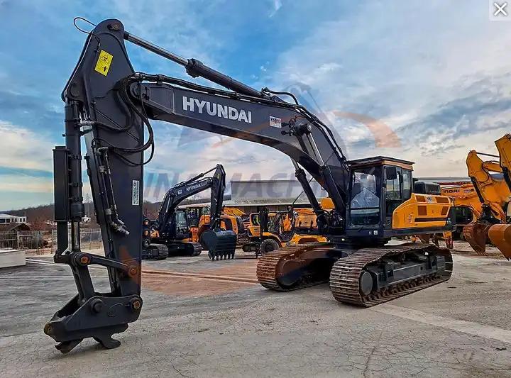 Excavator 52t Medium Sized Earthmoving Machines Used For Construction Site Cheaply Hyundai 520 Used Excavators 52t Medium Sized Earthmoving Machines Used For Construction Site Cheaply Hyundai 520 Used Excavators- Photo 3