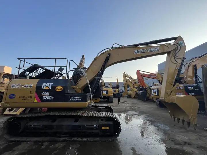 Crawler excavator used excavator caterpillar excavator CAT 320D 320D2 second hand hydraulic crawler excavator in uae for sale used excavator caterpillar excavator CAT 320D 320D2 second hand hydraulic crawler excavator in uae for sale- Photo 3