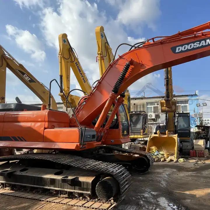 Crawler excavator Low running hours Used Machinery Doosan300 dx300lc Hydraulic Crawler Backhoe Digger 30ton Used Excavator Doosan DX300LC Low running hours Used Machinery Doosan300 dx300lc Hydraulic Crawler Backhoe Digger 30ton Used Excavator Doosan DX300LC- Photo 2