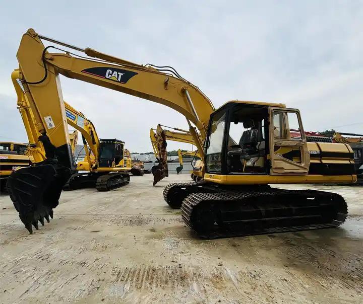 Crawler excavator Super Good Condition Japanese Made Used Cat 320b 320bl Hydraulic Tracked Excavator At Favorable Price In Shanghai Super Good Condition Japanese Made Used Cat 320b 320bl Hydraulic Tracked Excavator At Favorable Price In Shanghai- Photo 2