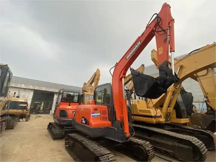 Crawler excavator Used Doosan 6ton dx60 dx55 dx75 excavator made in Korea Used Doosan 6ton dx60 dx55 dx75 excavator made in Korea- Photo 3