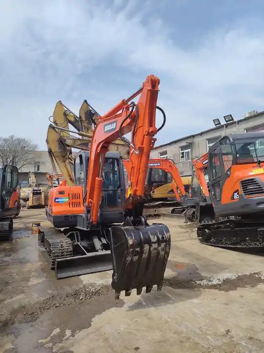 Excavator Dx60 Used Crawler Excavator Used Excavator For Sale High Quality ExcavatorDOOSAN DH 55DH55 H-frame Dx60 Used Crawler Excavator Used Excavator For Sale High Quality ExcavatorDOOSAN DH 55DH55 H-frame- Photo 3