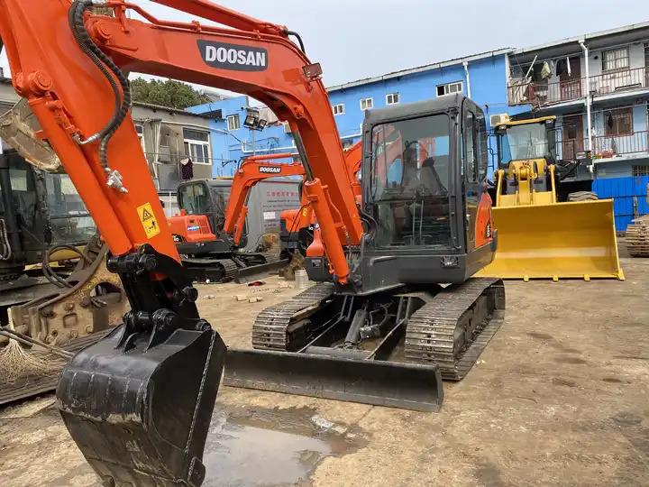 Crawler excavator Original 6ton Doosan Dx60 used Hydraulic Crawler mini Excavator Doosan DX60 Excavator in Stock Original 6ton Doosan Dx60 used Hydraulic Crawler mini Excavator Doosan DX60 Excavator in Stock- Photo 3