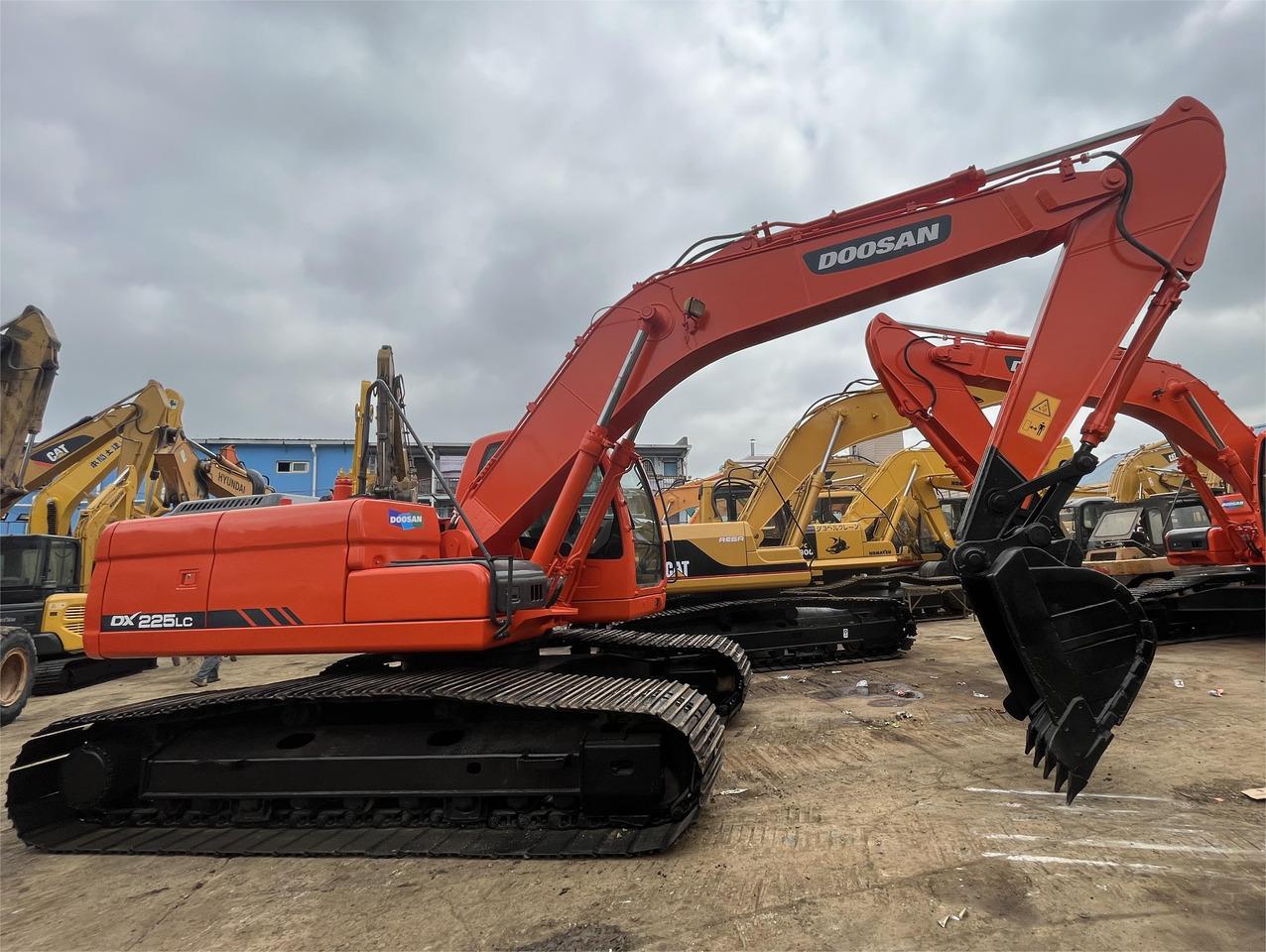 Excavator DX225 IN GOOD CONDITION ON SALE DX225 IN GOOD CONDITION ON SALE- Photo 4