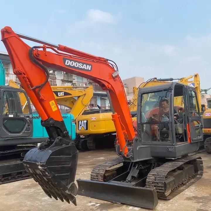 Crawler excavator High Quality New Stock Korea Imported Small Scale Excellent State Used Doosan Dx60 Crawler Excavator At Best Price High Quality New Stock Korea Imported Small Scale Excellent State Used Doosan Dx60 Crawler Excavator At Best Price- Photo 2