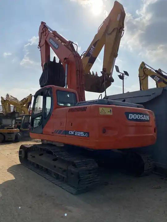 Crawler excavator High Quality Excellent Working Condition 22t Used Doosan Dx225 Crawler Excavator With Large Bucket In Shanghai High Quality Excellent Working Condition 22t Used Doosan Dx225 Crawler Excavator With Large Bucket In Shanghai- Photo 3