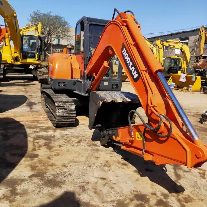 Crawler excavator Awesome Performance Korea Imported Small Scale Used Doosan Dh60 Excavator in Shanghai Awesome Performance Korea Imported Small Scale Used Doosan Dh60 Excavator in Shanghai- Photo 2