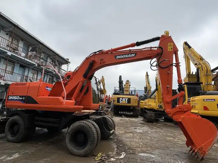 Гусеничный экскаватор 15ton Used Wheel Excavator Doosan Dh150w-7 Made In Korea For Sale With Original Good Running Condition In Shanghai 15ton Used Wheel Excavator Doosan Dh150w-7 Made In Korea For Sale With Original Good Running Condition In Shanghai- Photo 2