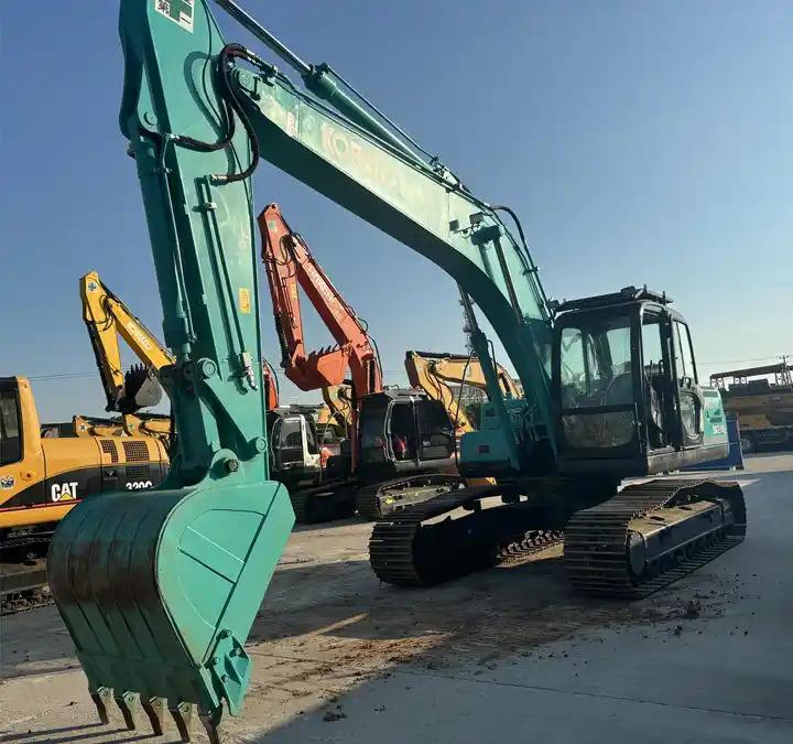 Crawler excavator Japan Surplus Construction Excavator Kobelco Sk210 Sk230 Crawler Excavator With Hammer Pipe In Shanghai Japan Surplus Construction Excavator Kobelco Sk210 Sk230 Crawler Excavator With Hammer Pipe In Shanghai- Photo 4