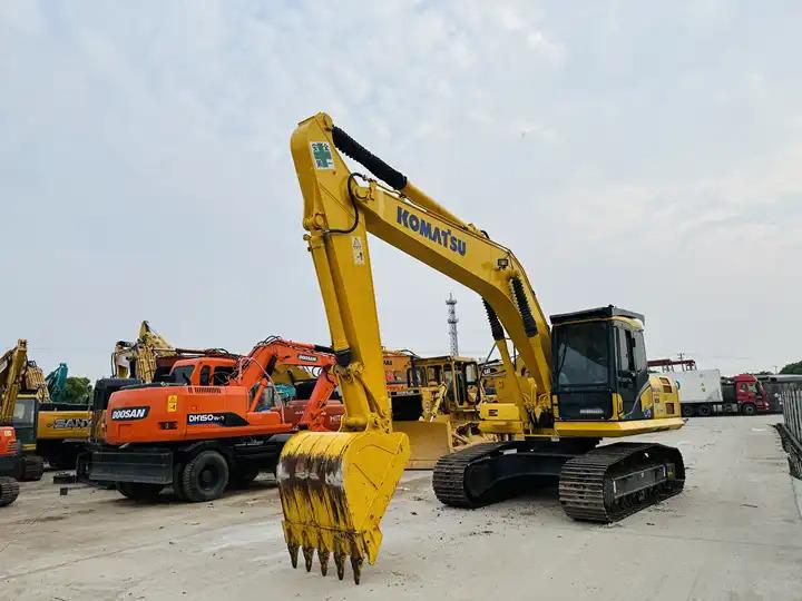 Crawler excavator Original Japan Used Crawler Excavator Komatsu Pc200lc-7 Pc220lc-7 A/c Cabin In Shanghai Original Japan Used Crawler Excavator Komatsu Pc200lc-7 Pc220lc-7 A/c Cabin In Shanghai- Photo 4