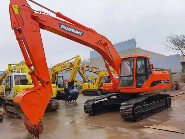 Crawler excavator Hot Selling Functional Strong Power Korea Brand Used Doosan Excavator Dh225lc-7 Dh220lc-7 on Sale Hot Selling Functional Strong Power Korea Brand Used Doosan Excavator Dh225lc-7 Dh220lc-7 on Sale- Photo 3