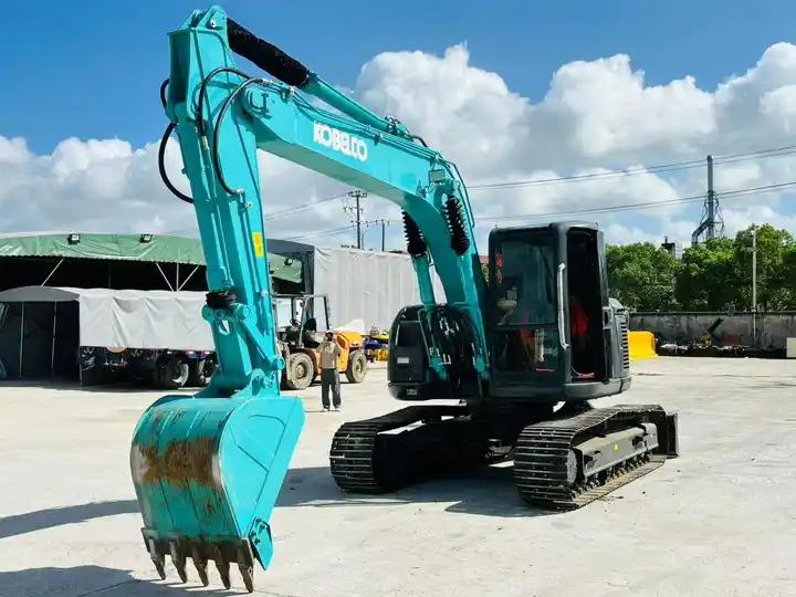 Гусеничный экскаватор High Quality Low Price Hydraulic Excavator Kobelco Sk135sr Sk115sr Japan Surplus Backhoe Excavator Machine In Shanghai High Quality Low Price Hydraulic Excavator Kobelco Sk135sr Sk115sr Japan Surplus Backhoe Excavator Machine In Shanghai- Photo 2