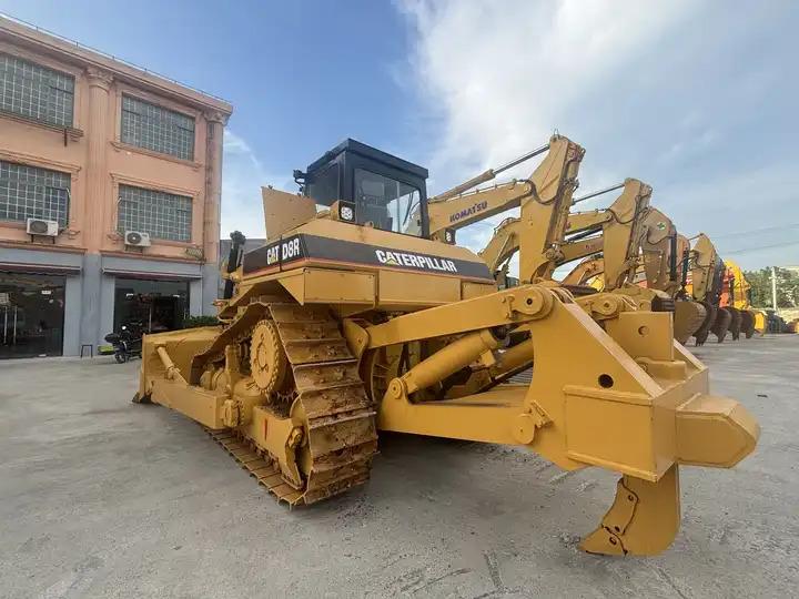 Bulldozer Used Caterpillar bulldozer CAT D8R on sale Used Caterpillar bulldozer CAT D8R on sale- Photo 4