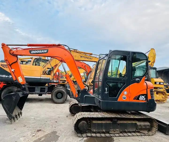 Crawler excavator Nice Performance Used Excavator Doosan Dx60,6ton Mini Construction Digger Supplier,Mini Used Excavator For Sale In Shanghai Nice Performance Used Excavator Doosan Dx60,6ton Mini Construction Digger Supplier,Mini Used Excavator For Sale In Shanghai- Photo 2