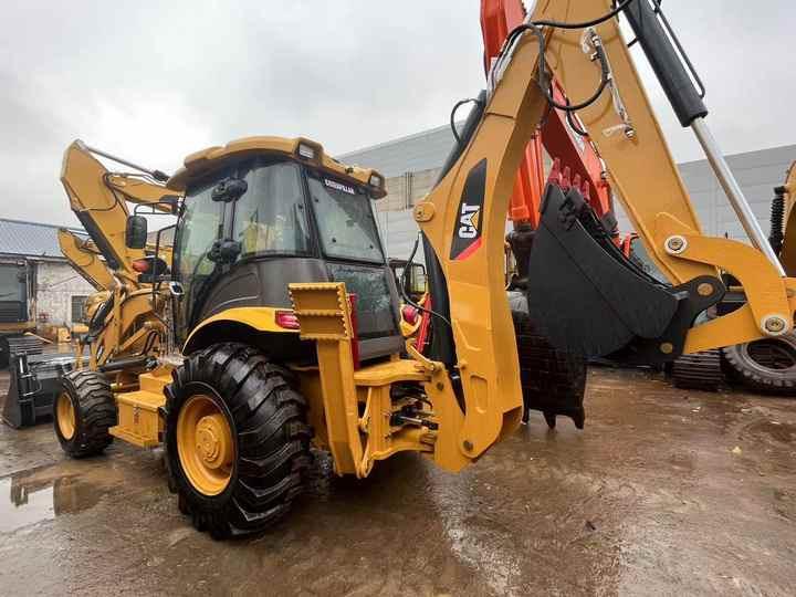 Backhoe loader Backhoe loader CAT 420F loader used cheapCAT 420F retro loader and digger in good condition Backhoe loader CAT 420F loader used cheapCAT 420F retro loader and digger in good condition- Photo 3