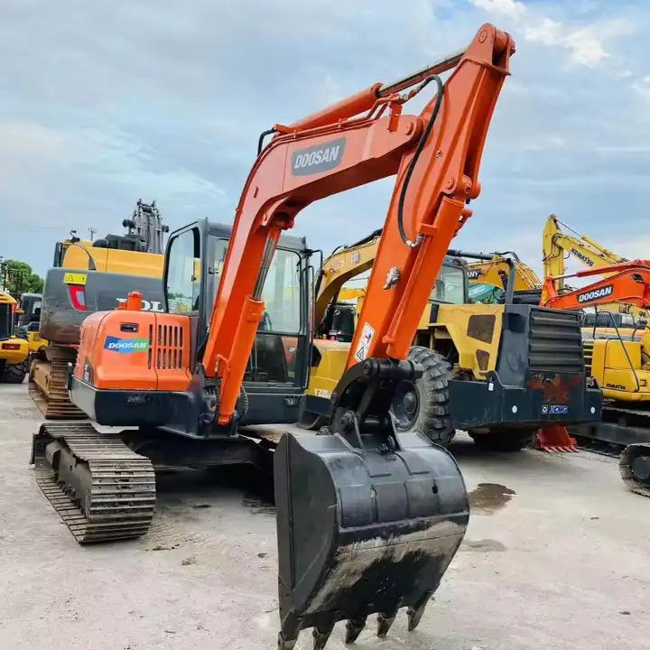 Crawler excavator Top Select Great Quality Original Korean Design Used Doosan Dx60 Crawler Excavator At Lower Price In Shanghai Top Select Great Quality Original Korean Design Used Doosan Dx60 Crawler Excavator At Lower Price In Shanghai- Photo 2