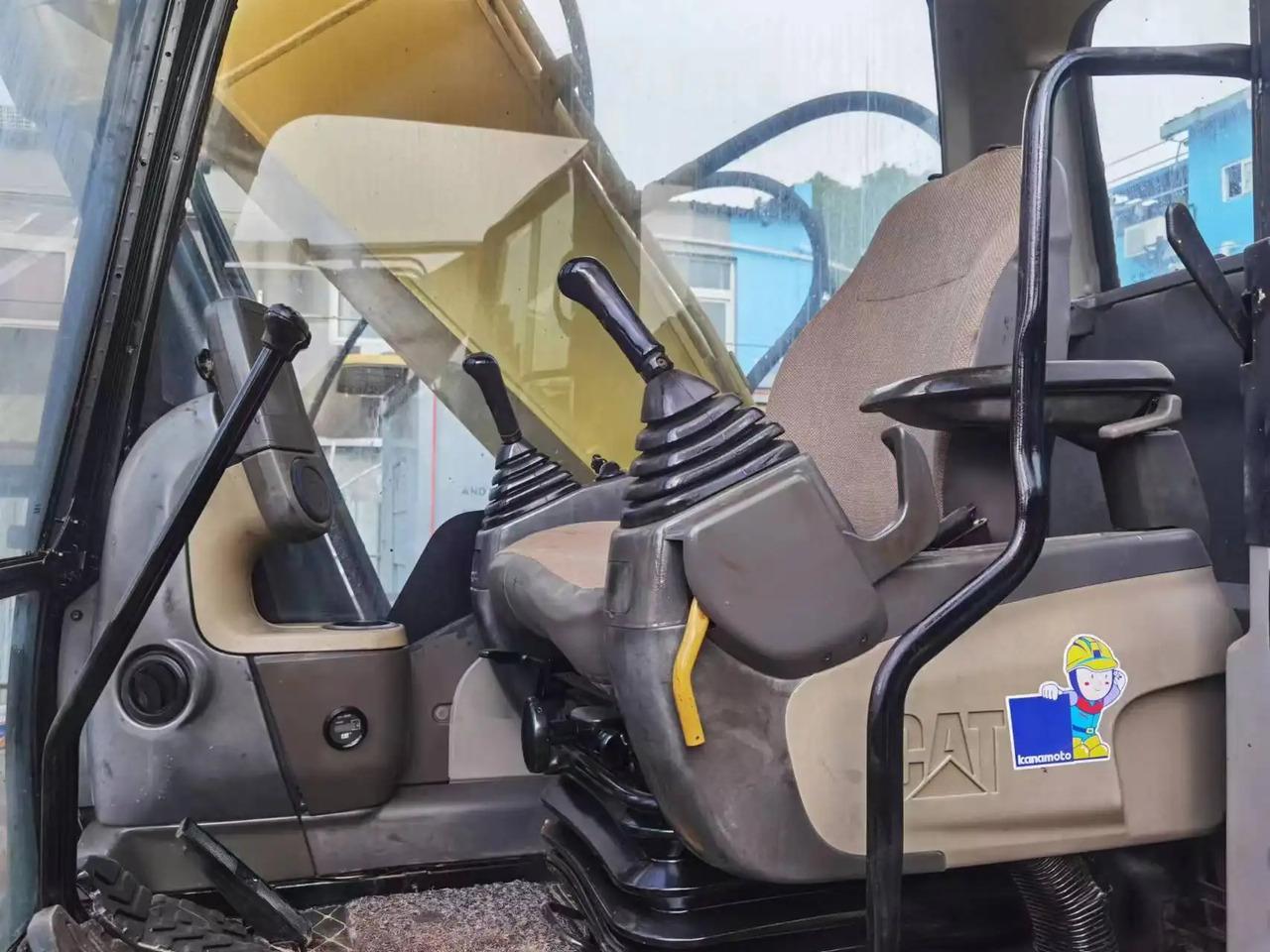 Crawler excavator 85% new cat 320d track excavator price imported from japan excavators 85% new cat 320d track excavator price imported from japan excavators- Photo 7