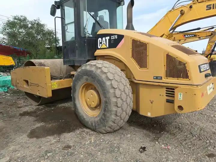 Road roller Used 18 ton Caterpillar Road Roller CAT CS76T Road Paving Machinery Soil Compactor made in USA Used 18 ton Caterpillar Road Roller CAT CS76T Road Paving Machinery Soil Compactor made in USA- Photo 2