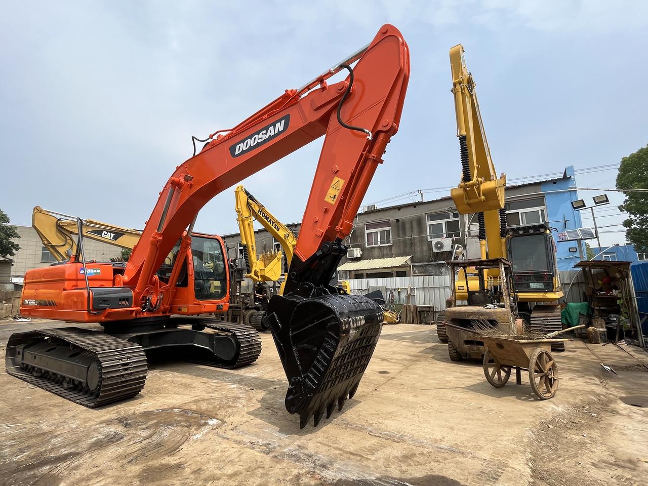 Crawler excavator dx225 with good running condition dx225 with good running condition- Photo 6