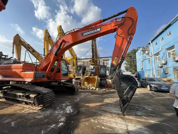 Crawler excavator Used Machinery Doosan300 dx300lc Hydraulic Crawler Backhoe Digger 30ton Used Excavator Doosan DX300LC Used Machinery Doosan300 dx300lc Hydraulic Crawler Backhoe Digger 30ton Used Excavator Doosan DX300LC- Photo 4